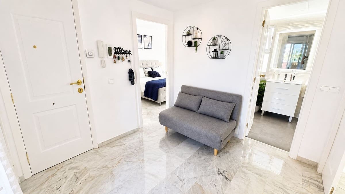 1 soverom Penthouse til salgs i La Duquesa / Puerto de la Duquesa med svømmebasseng garasje - € 240 000 (Ref: 10060950)