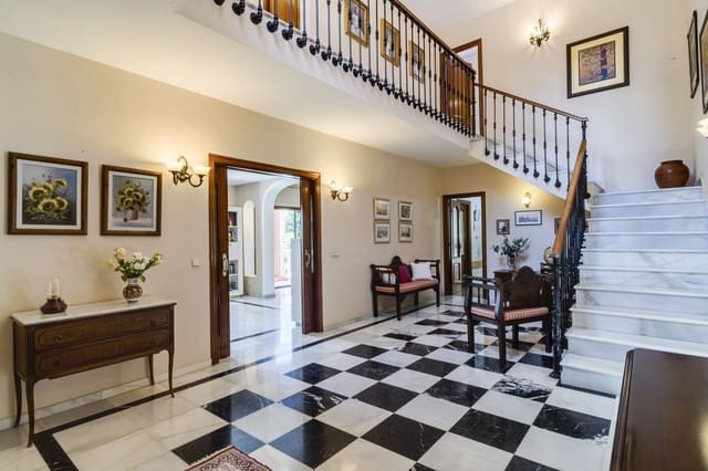 5 sypialnia Willa na sprzedaż w Marbella z basenem garażem - 1 600 000 € (Ref: 10064824)