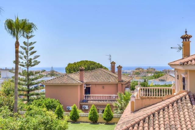 5 sypialnia Willa na sprzedaż w Marbella z basenem garażem - 1 600 000 € (Ref: 10064824)