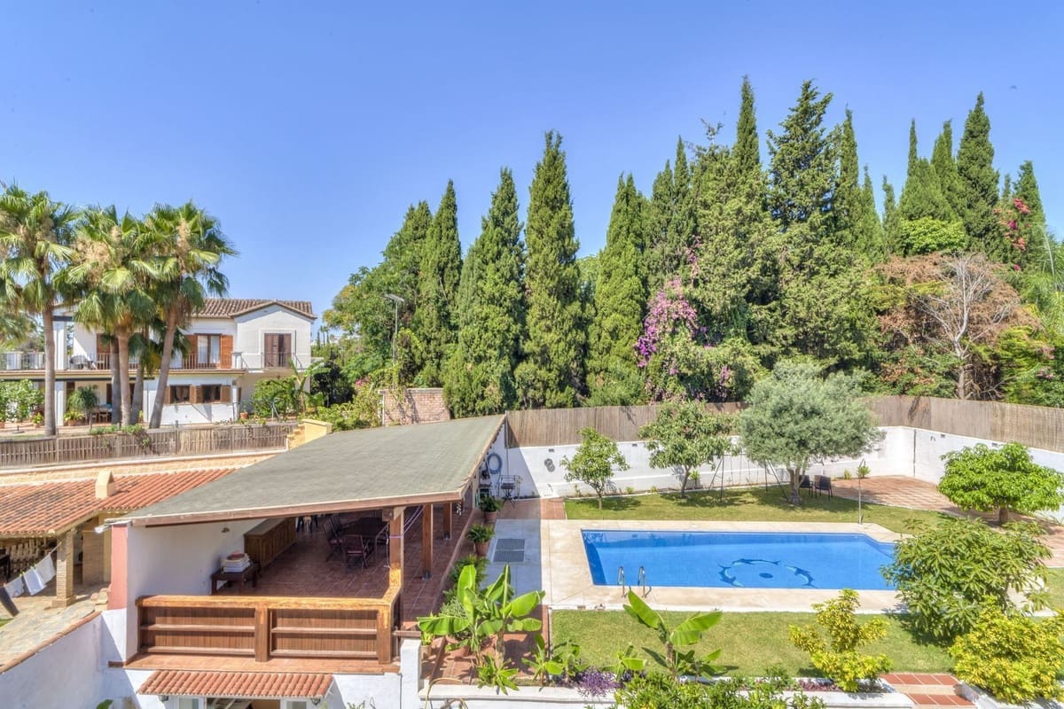 5 sypialnia Willa na sprzedaż w Marbella z basenem garażem - 1 600 000 € (Ref: 10064824)