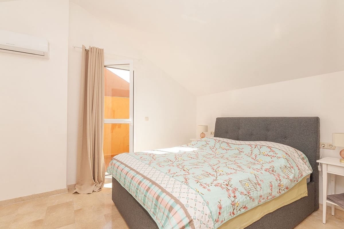 2 Zimmer Apartment zu verkaufen in Elviria mit Pool Garage - 495.000 € (Ref: 10073097)