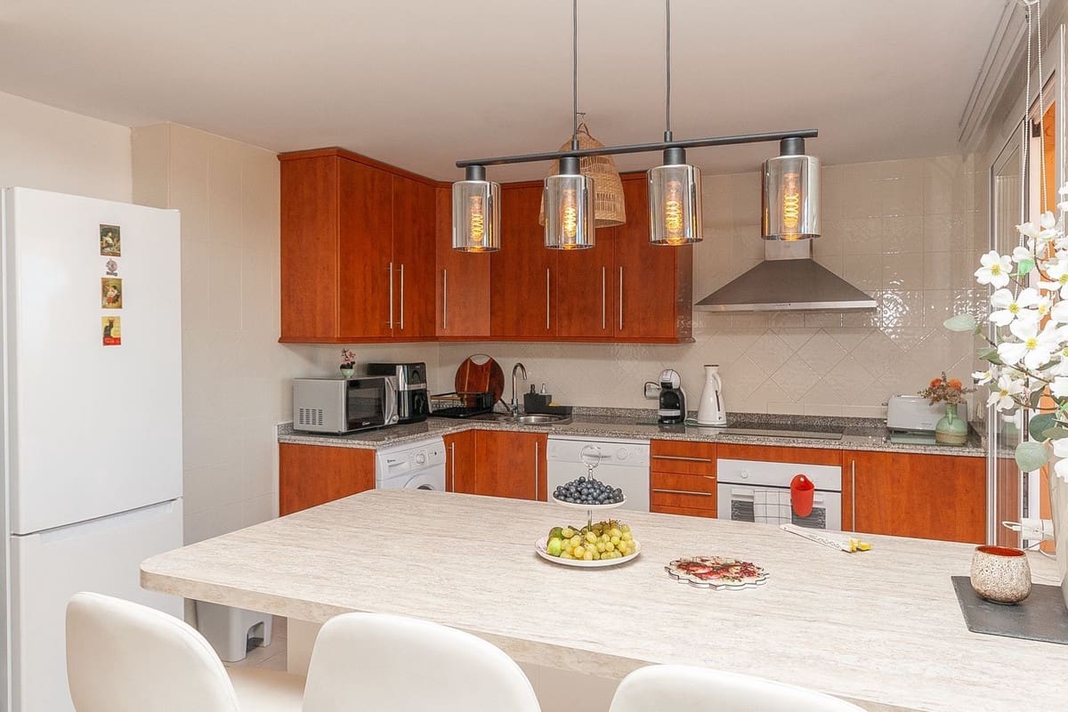 2 Zimmer Apartment zu verkaufen in Elviria mit Pool Garage - 495.000 € (Ref: 10073097)