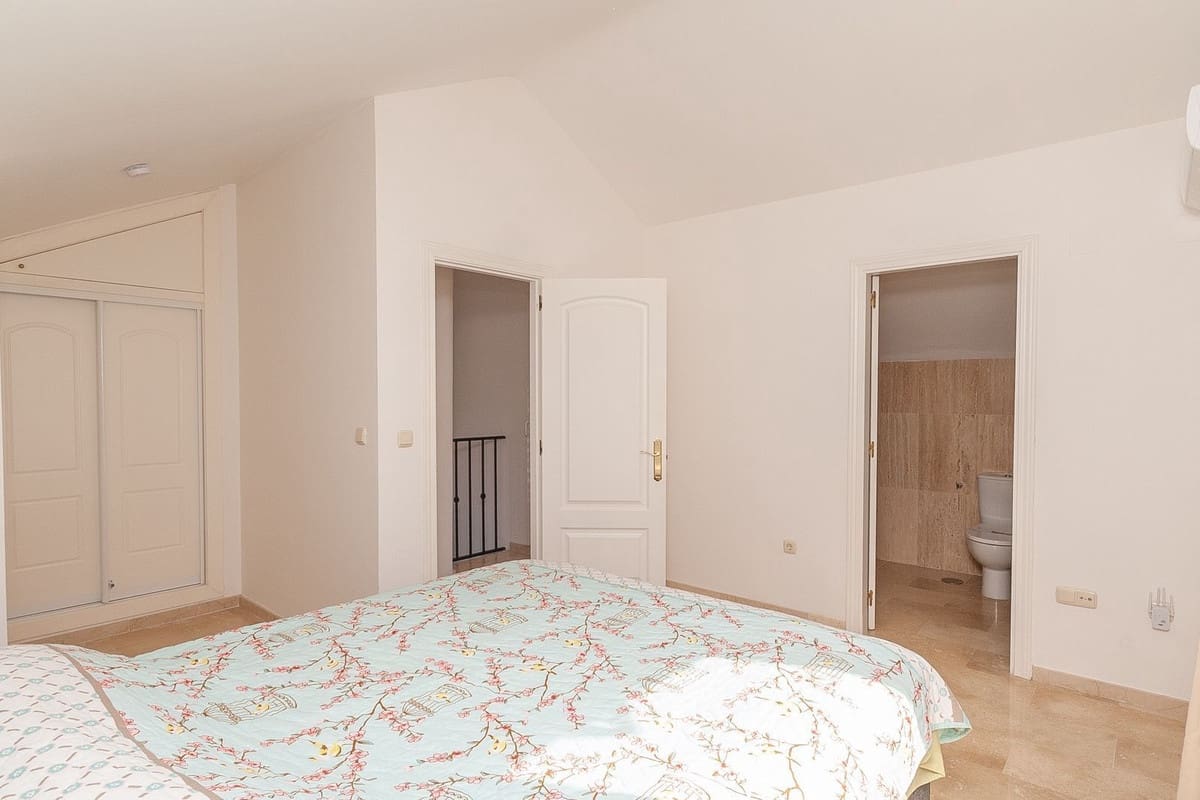 2 Zimmer Apartment zu verkaufen in Elviria mit Pool Garage - 495.000 € (Ref: 10073097)