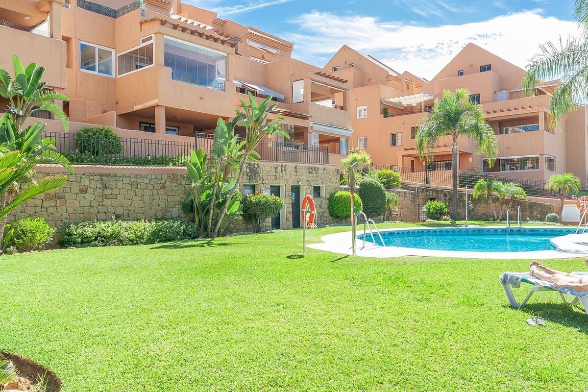 2 Zimmer Apartment zu verkaufen in Elviria mit Pool Garage - 495.000 € (Ref: 10073097)