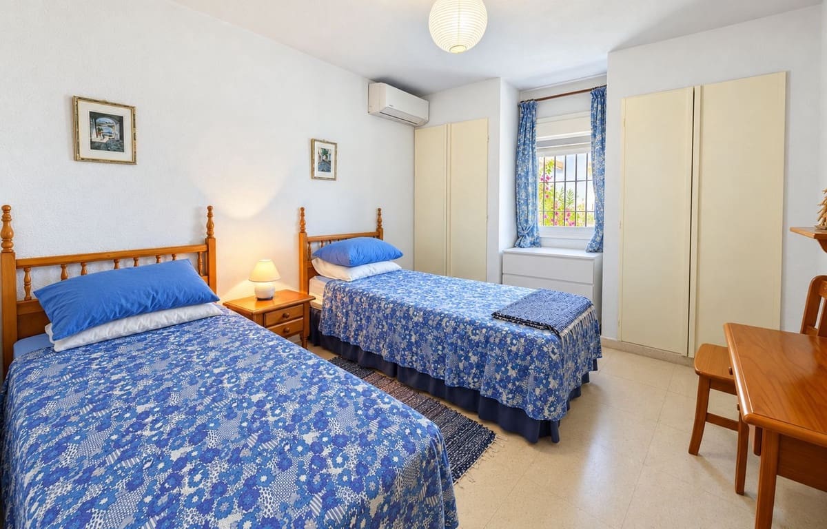 4 soveværelse Byhus til salg i Bahia de Casares med swimmingpool - € 575.000 (Ref: 10073098)