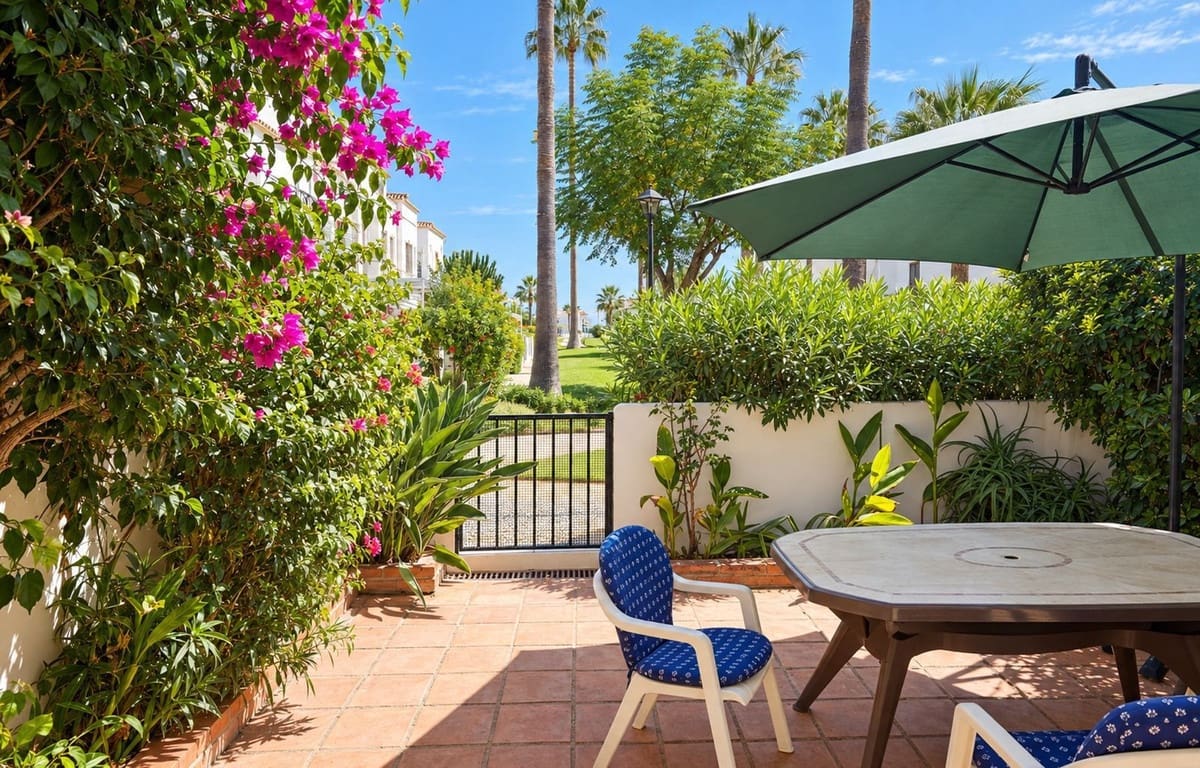 4 soveværelse Byhus til salg i Bahia de Casares med swimmingpool - € 575.000 (Ref: 10073098)