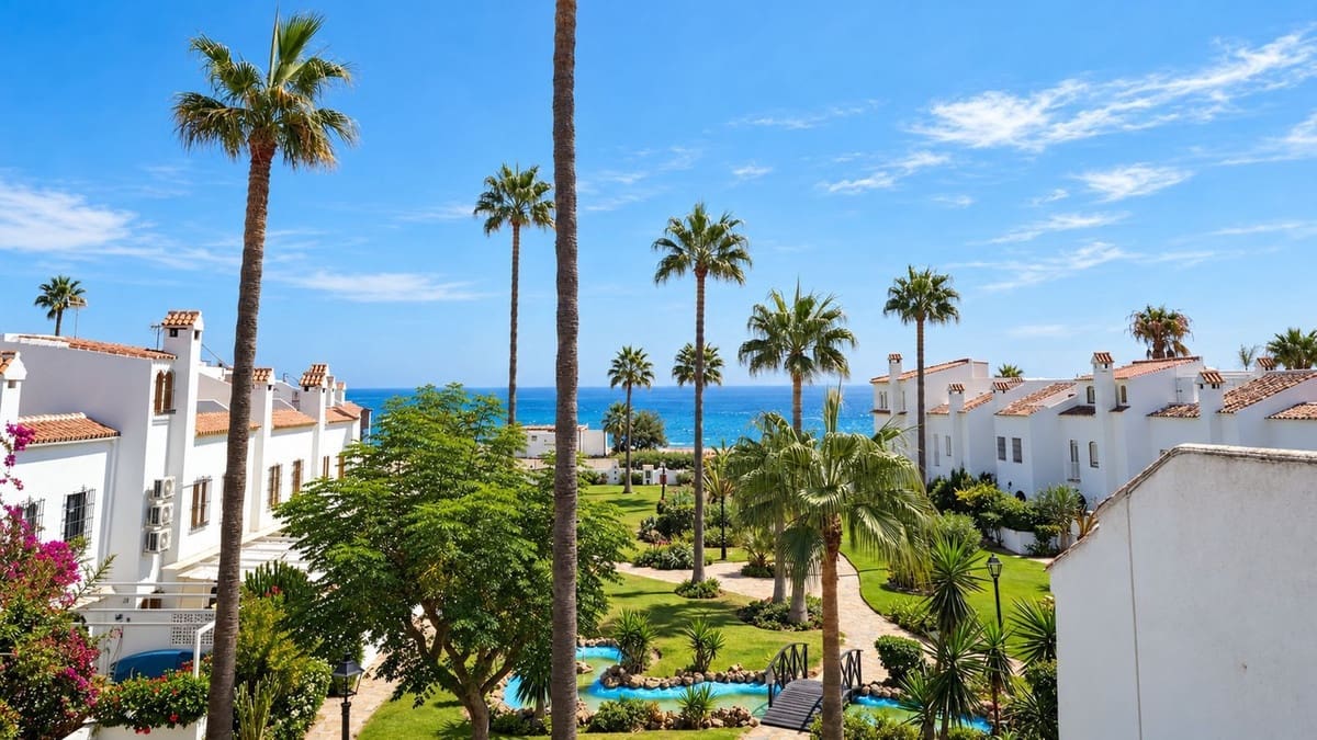 4 soveværelse Byhus til salg i Bahia de Casares med swimmingpool - € 575.000 (Ref: 10073098)