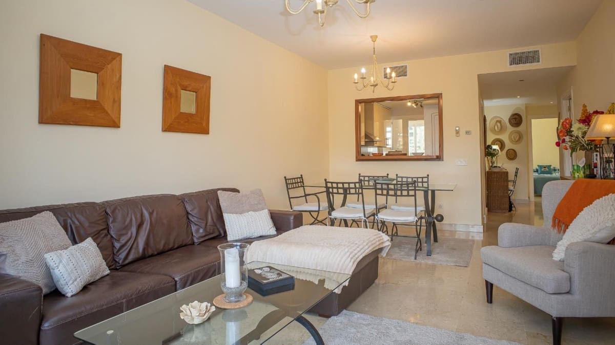 2 bedroom Apartment for sale in La Duquesa / Puerto de la Duquesa with pool garage - € 265,000 (Ref: 10073099)