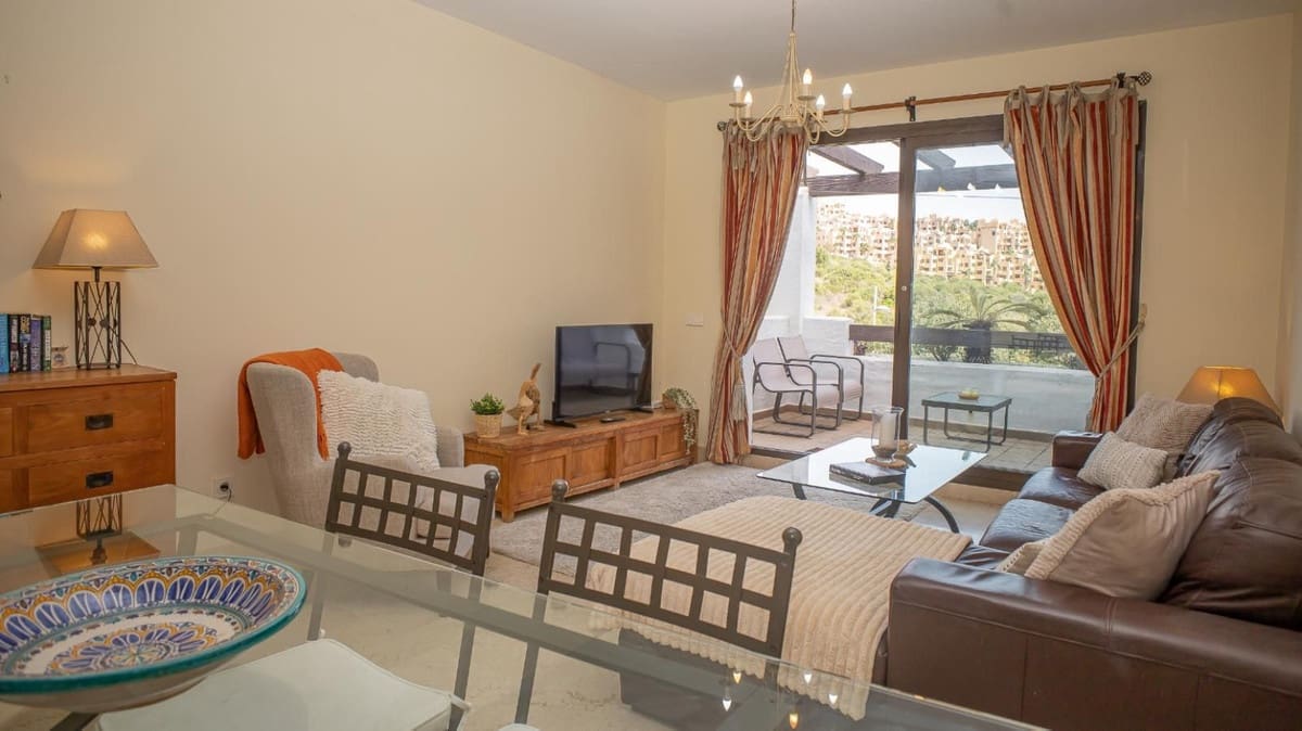 2 bedroom Apartment for sale in La Duquesa / Puerto de la Duquesa with pool garage - € 265,000 (Ref: 10073099)