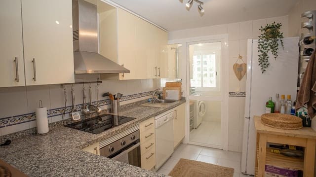 2 bedroom Apartment for sale in La Duquesa / Puerto de la Duquesa, Manilva with pool garage - € 265,000 (Ref: 10073099)