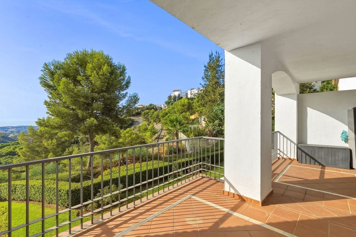 2 Zimmer Apartment zu verkaufen in Los Arqueros mit Pool Garage - 450.000 € (Ref: 10073306)