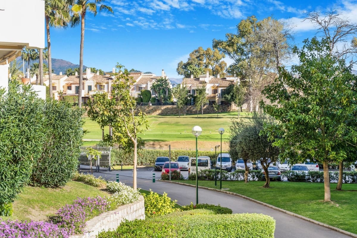 2 sovrum Lägenhet till salu i Guadalmina med pool garage - 525 000 € (Ref: 10084926)
