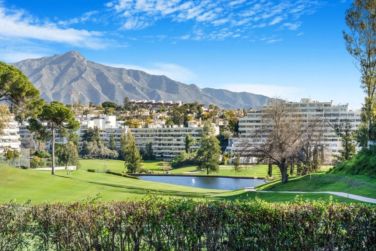 2 sovrum Lägenhet till salu i Guadalmina med pool garage - 525 000 € (Ref: 10084926)