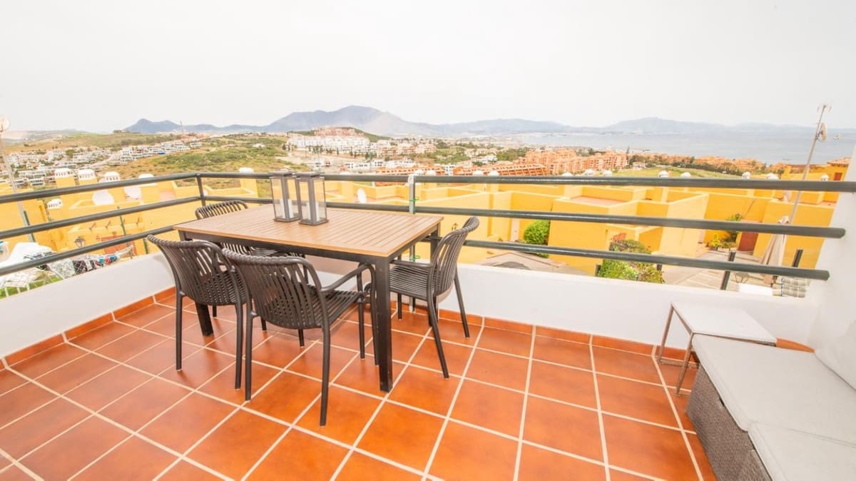 2 makuuhuone Huoneisto myytävänä paikassa La Duquesa / Puerto de la Duquesa mukana uima-altaan 
autotalli - 335 000 € (Ref: 10090895)