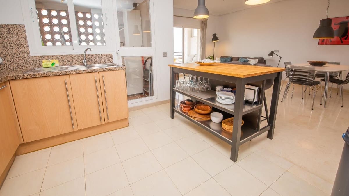 2 makuuhuone Huoneisto myytävänä paikassa La Duquesa / Puerto de la Duquesa mukana uima-altaan 
autotalli - 335 000 € (Ref: 10090895)