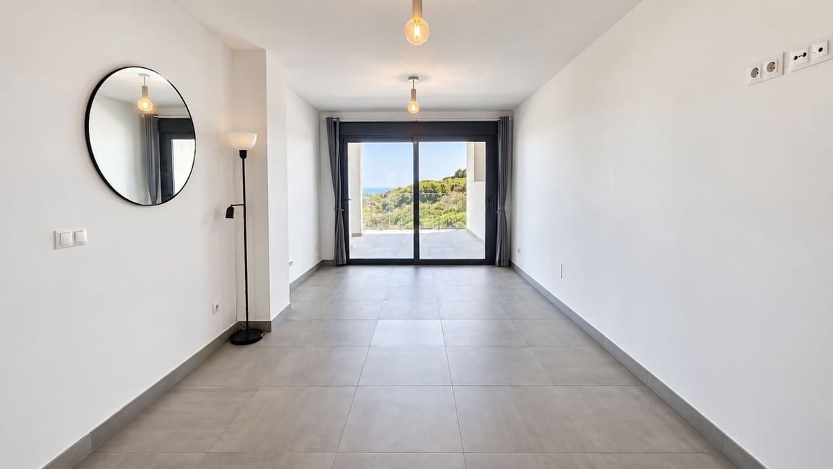 2 makuuhuone Huoneisto myytävänä paikassa La Duquesa / Puerto de la Duquesa mukana uima-altaan 
autotalli - 345 000 € (Ref: 10090906)