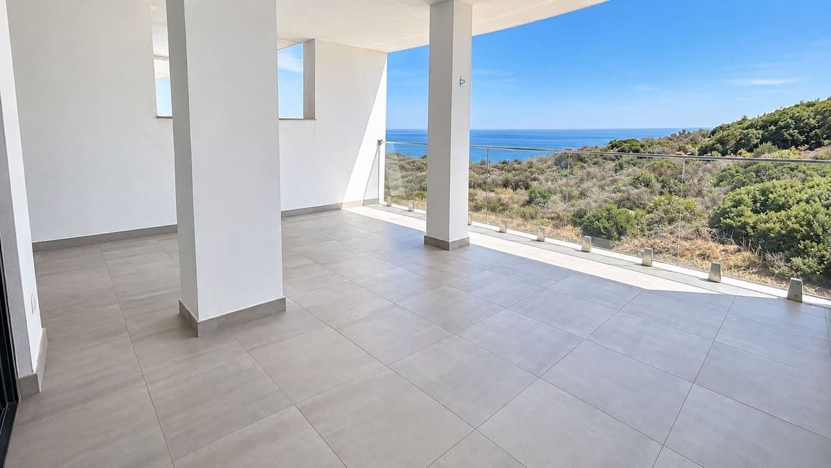 2 makuuhuone Huoneisto myytävänä paikassa La Duquesa / Puerto de la Duquesa mukana uima-altaan 
autotalli - 345 000 € (Ref: 10090906)