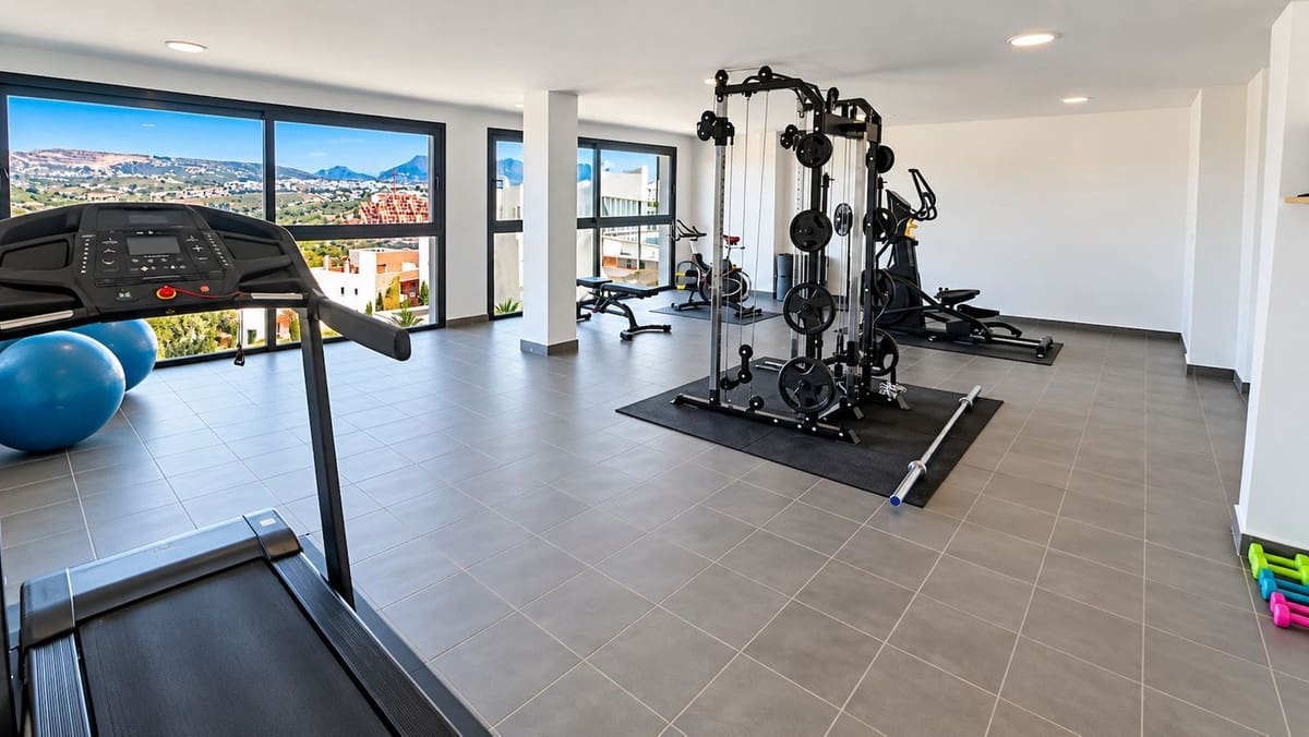 2 makuuhuone Huoneisto myytävänä paikassa La Duquesa / Puerto de la Duquesa mukana uima-altaan 
autotalli - 345 000 € (Ref: 10090906)