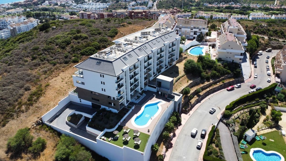 2 makuuhuone Huoneisto myytävänä paikassa La Duquesa / Puerto de la Duquesa mukana uima-altaan 
autotalli - 345 000 € (Ref: 10090906)
