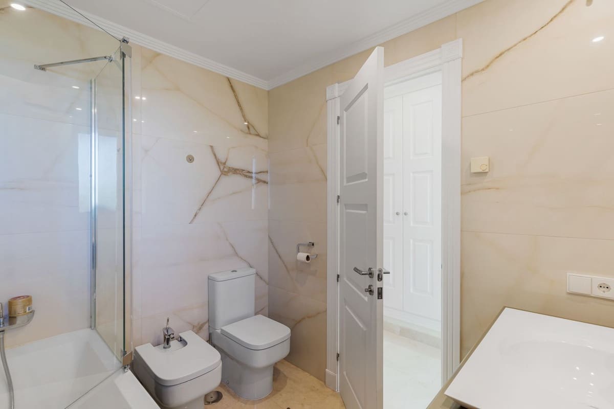 3 chambre Appartement à vendre à Bahia de Marbella avec piscine garage - 1 200 000 € (Ref: 10093785)