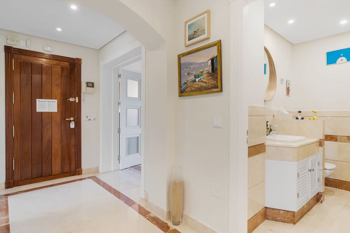 3 chambre Appartement à vendre à Bahia de Marbella avec piscine garage - 1 200 000 € (Ref: 10093785)