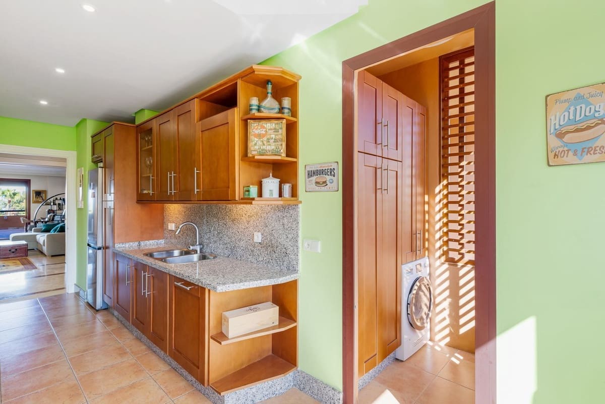 3 chambre Appartement à vendre à Bahia de Marbella avec piscine garage - 1 200 000 € (Ref: 10093785)