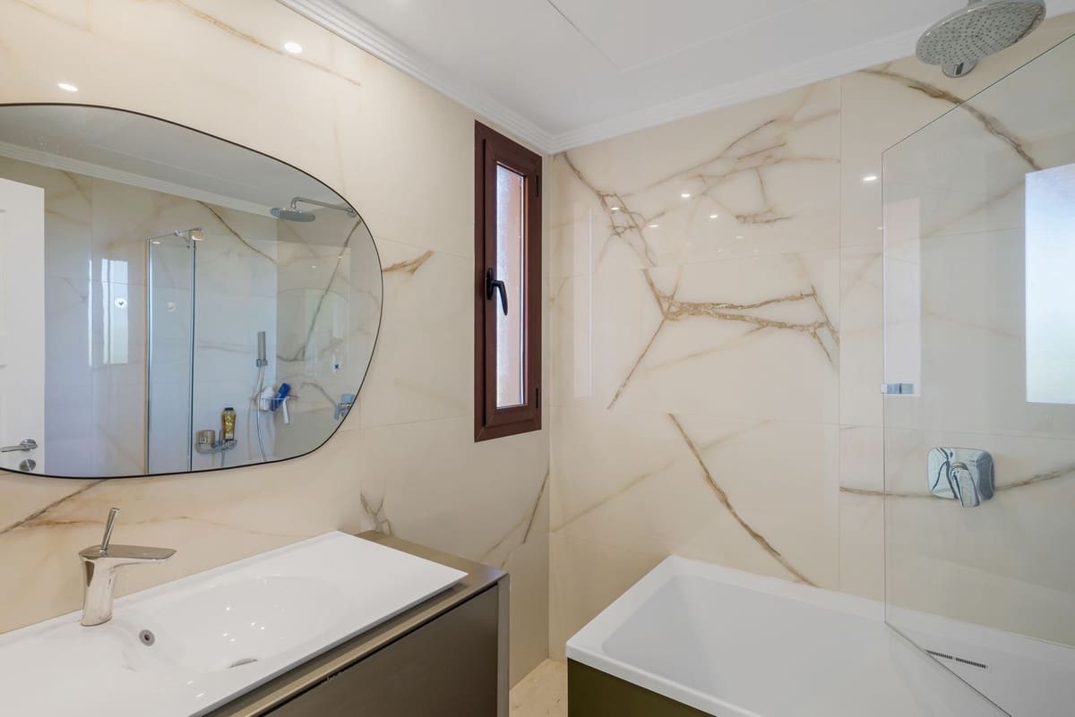 3 chambre Appartement à vendre à Bahia de Marbella avec piscine garage - 1 200 000 € (Ref: 10093785)