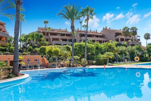 3 chambre Appartement à vendre à Bahía de Marbella, Marbella avec piscine garage - 1 200 000 € (Ref: 10093785)