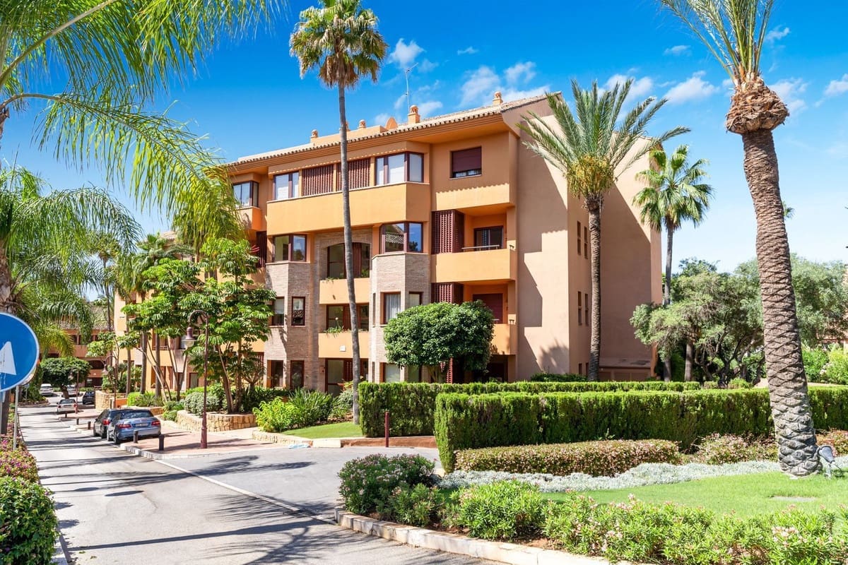 3 chambre Appartement à vendre à Bahia de Marbella avec piscine garage - 1 200 000 € (Ref: 10093785)