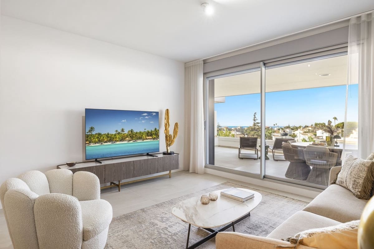 2 chambre Appartement à vendre à Estepona avec piscine garage - 675 000 € (Ref: 10095751)