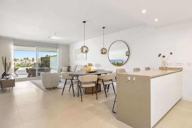 2 chambre Appartement à vendre à Estepona avec piscine garage - 675 000 € (Ref: 10095751)