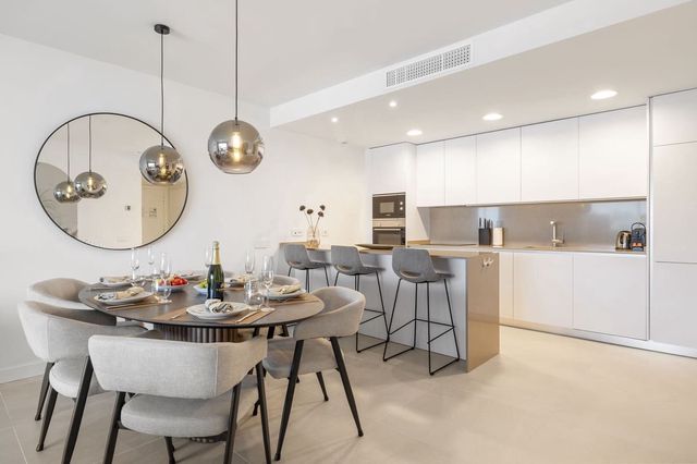 2 chambre Appartement à vendre à Estepona avec piscine garage - 675 000 € (Ref: 10095751)