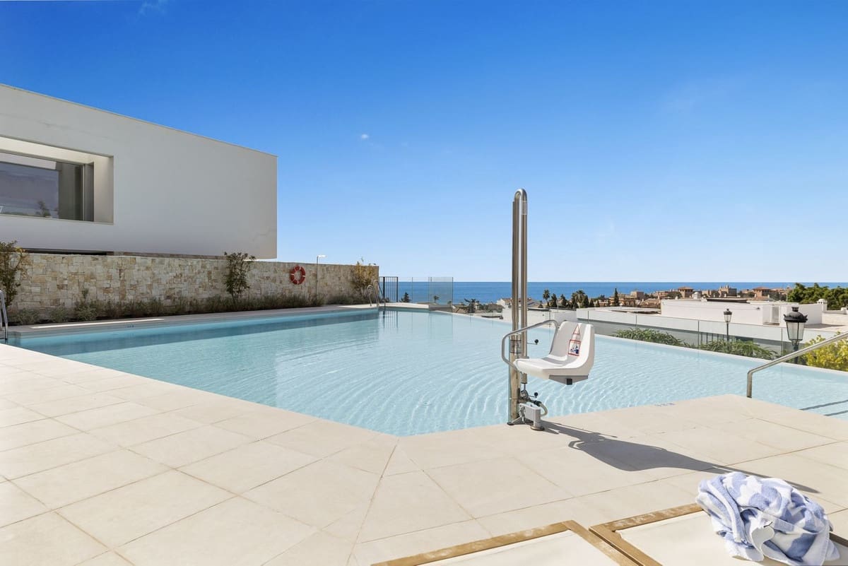 2 chambre Appartement à vendre à Estepona avec piscine garage - 675 000 € (Ref: 10095751)