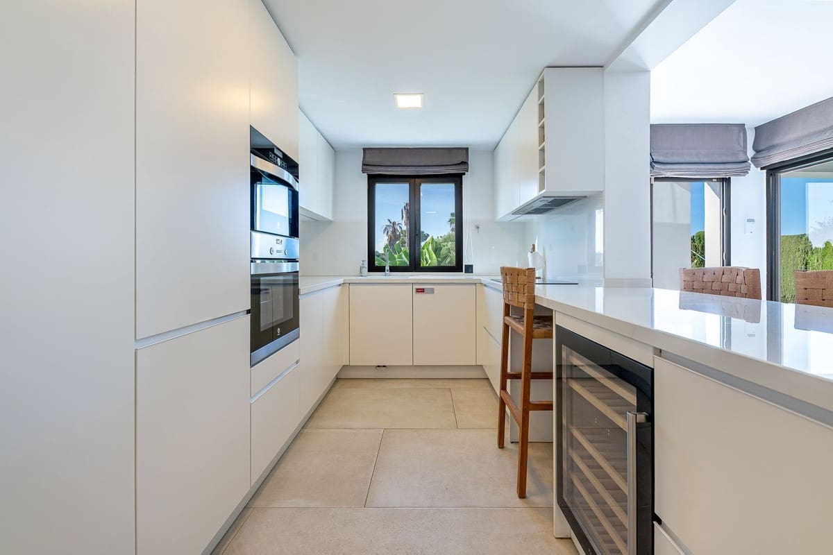 4 Zimmer Villa zu verkaufen in Calahonda mit Pool Garage - 1.975.000 € (Ref: 10095752)