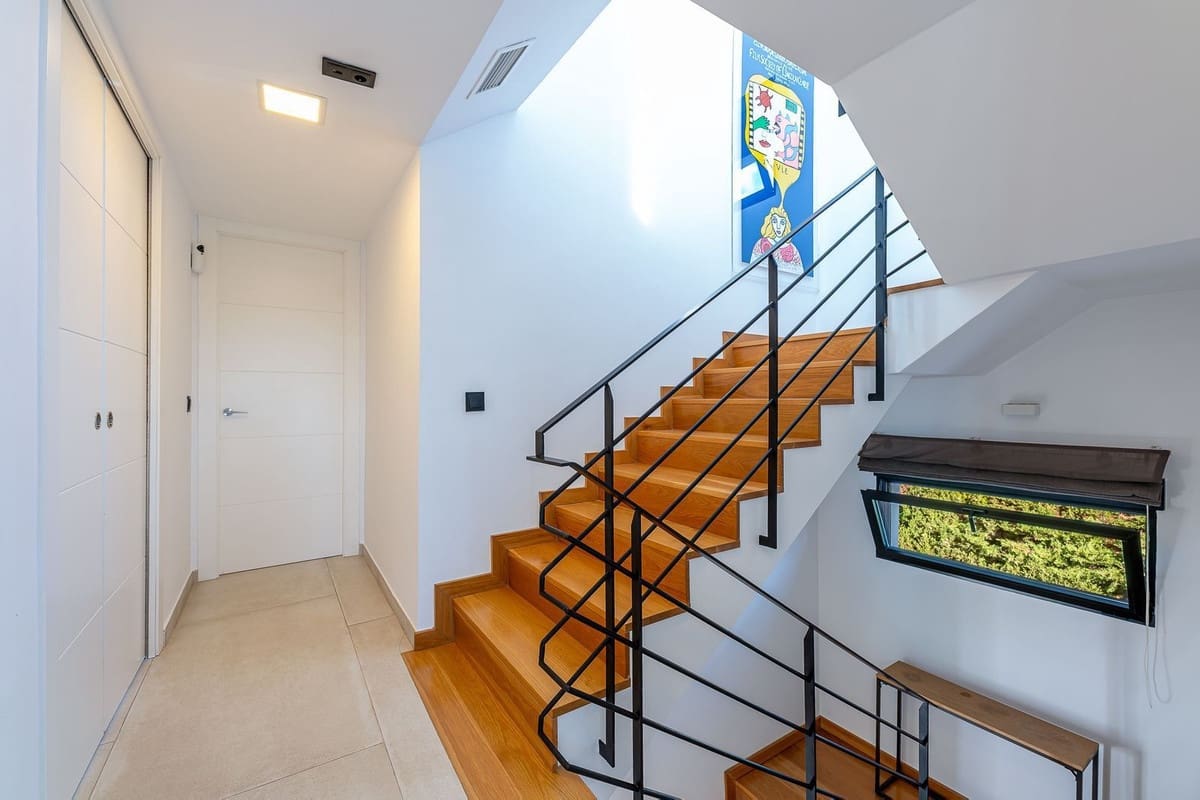 4 Zimmer Villa zu verkaufen in Calahonda mit Pool Garage - 1.975.000 € (Ref: 10095752)
