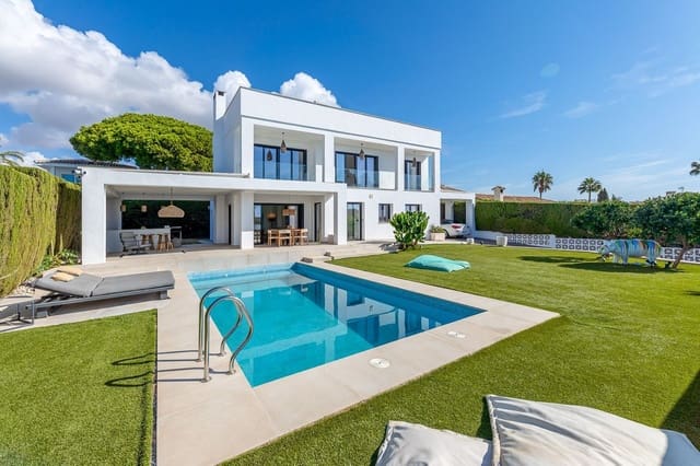4 Zimmer Villa zu verkaufen in Calahonda, Mijas mit Pool Garage - 1.975.000 € (Ref: 10095752)