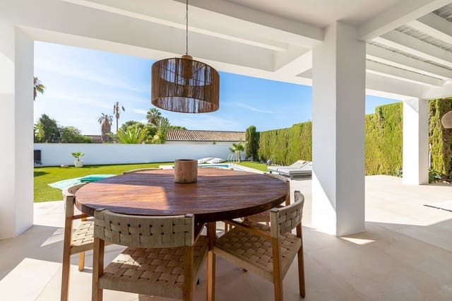 4 Zimmer Villa zu verkaufen in Calahonda, Mijas mit Pool Garage - 1.975.000 € (Ref: 10095752)