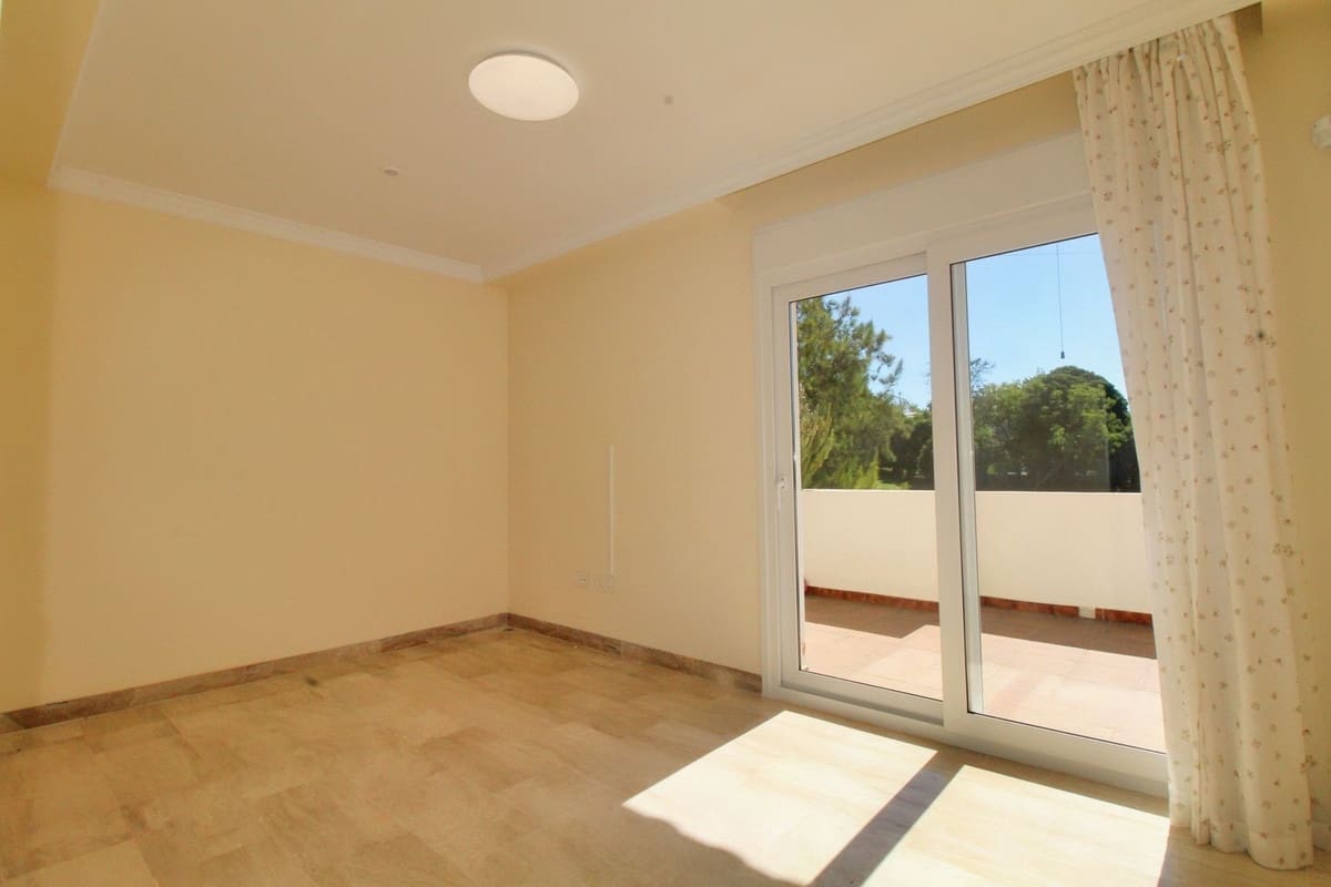 4 sovrum Villa till salu i Guadalmina med pool garage - 1 950 000 € (Ref: 10104353)