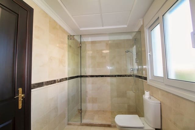 4 sovrum Villa till salu i Guadalmina Alta, Marbella med pool garage - 1 950 000 € (Ref: 10104353)