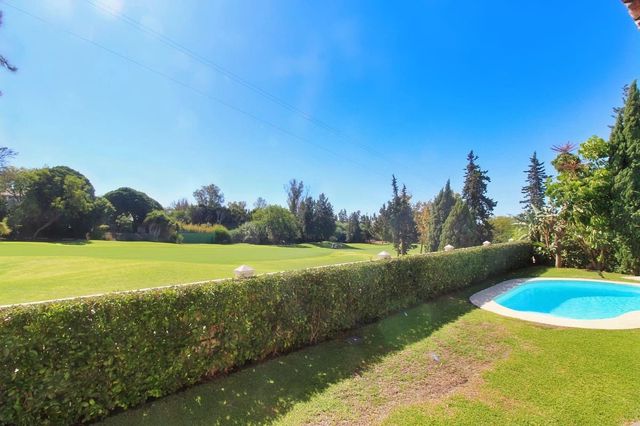 4 sovrum Villa till salu i Guadalmina Alta, Marbella med pool garage - 1 900 000 € (Ref: 10104353)