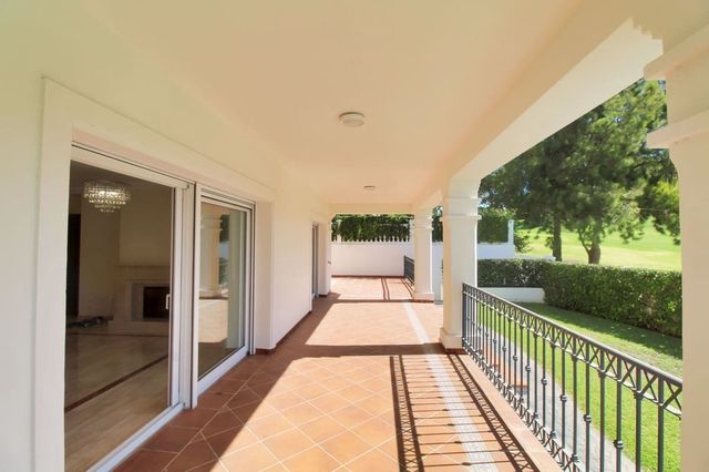 4 sovrum Villa till salu i Guadalmina Alta, Marbella med pool garage - 1 900 000 € (Ref: 10104353)