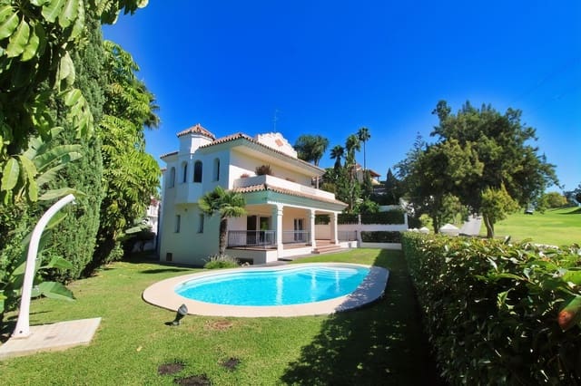4 sovrum Villa till salu i Guadalmina Alta, Marbella med pool garage - 1 900 000 € (Ref: 10104353)
