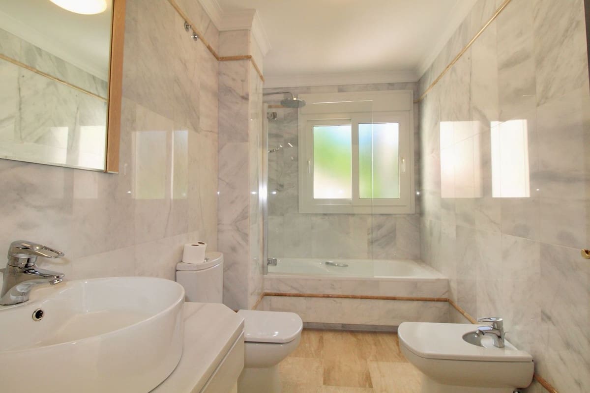 4 bedroom Villa for sale in Guadalmina with pool garage - € 1,900,000 (Ref: 10104353)