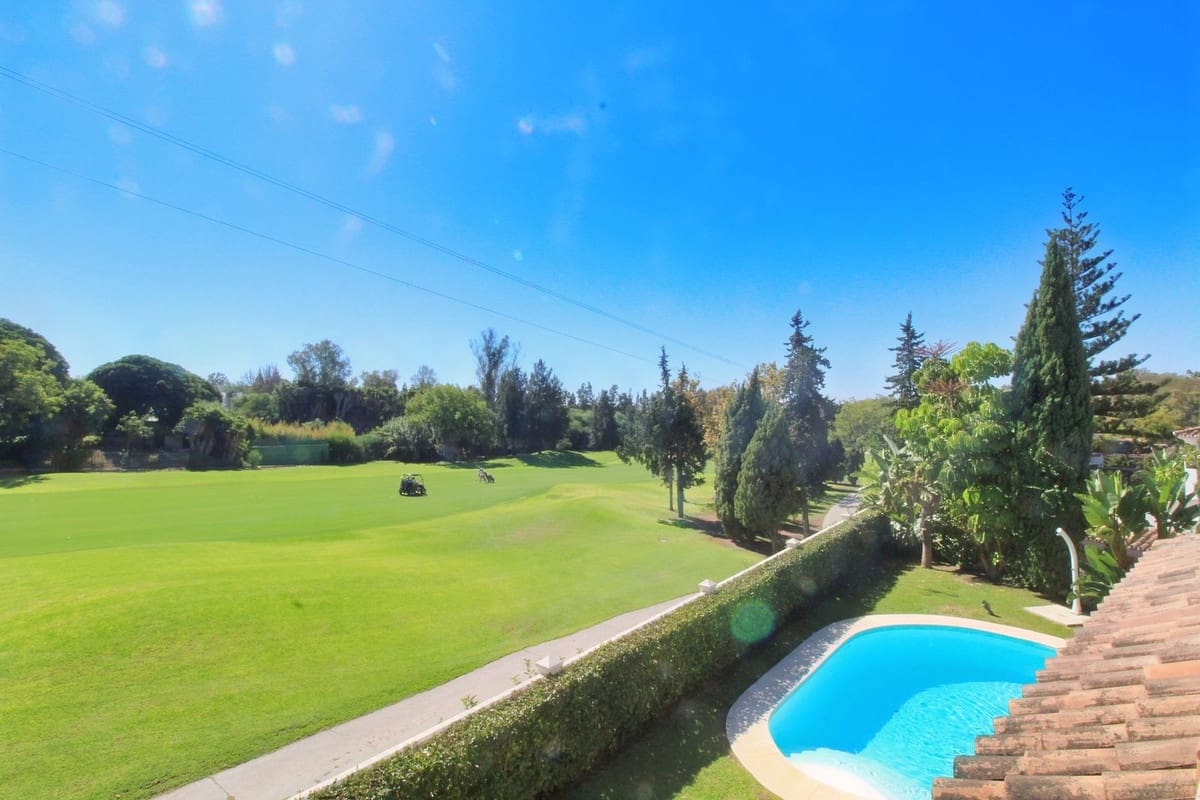 4 bedroom Villa for sale in Guadalmina with pool garage - € 1,900,000 (Ref: 10104353)