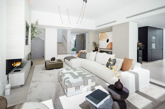 5 sypialnia Willa na sprzedaż w El Paraiso, Estepona z basenem garażem - 2 250 000 € (Ref: 10110253)