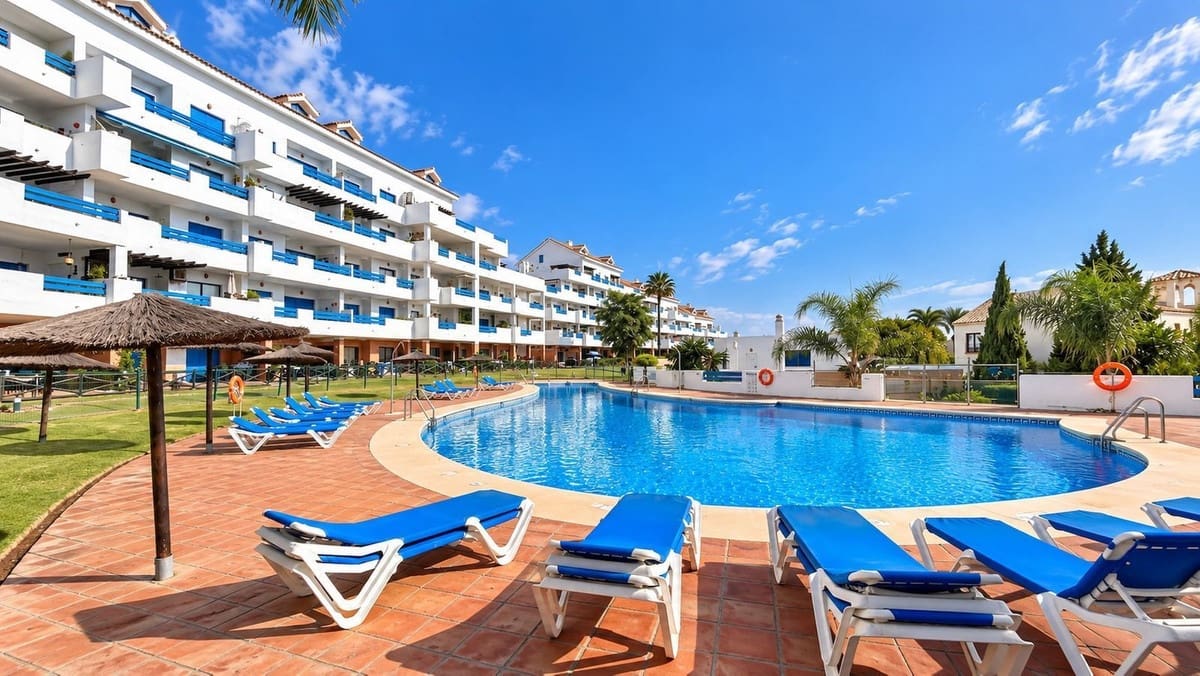 2 sovrum Lägenhet till salu i La Duquesa / Puerto de la Duquesa med pool garage - 320 000 € (Ref: 10110254)