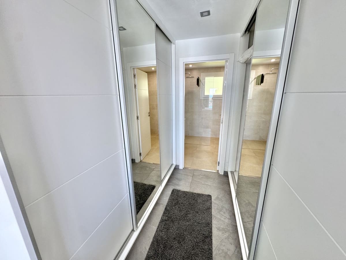 5 sovrum Villa till salu i La Cala de Mijas med pool garage - 1 595 000 € (Ref: 10110255)