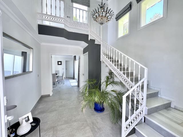 5 sovrum Villa till salu i La Cala de Mijas, Mijas med pool garage - 1 595 000 € (Ref: 10110255)