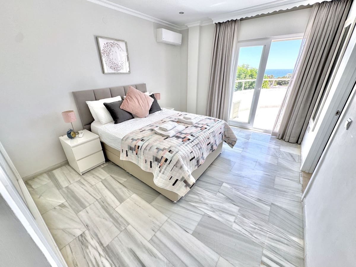 5 sovrum Villa till salu i La Cala de Mijas med pool garage - 1 595 000 € (Ref: 10110255)