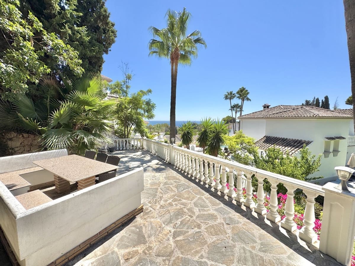 5 sovrum Villa till salu i La Cala de Mijas med pool garage - 1 595 000 € (Ref: 10110255)